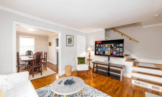 Dilworth House | 2 Queens Townhouse in South End
