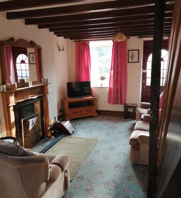 Cwrt House | 2 Rhys Terrace