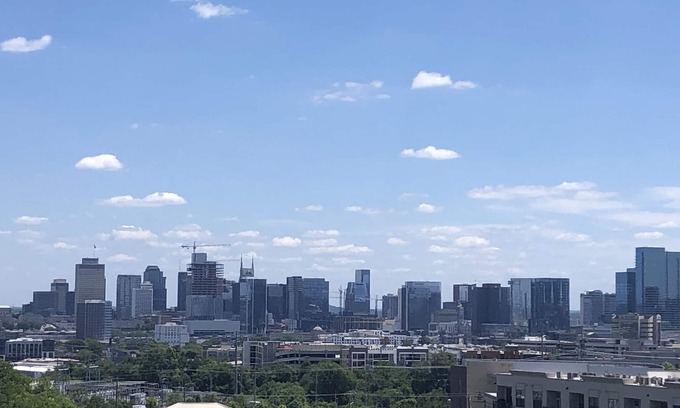 Nashville House | 2 ROOFTOPS DOWNTOWN VIEWS
