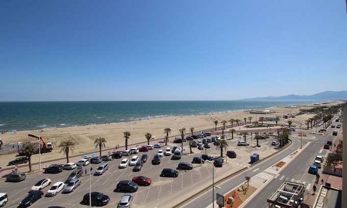 Le Grand Large Apartment | 2 room apartment with sea view and parking