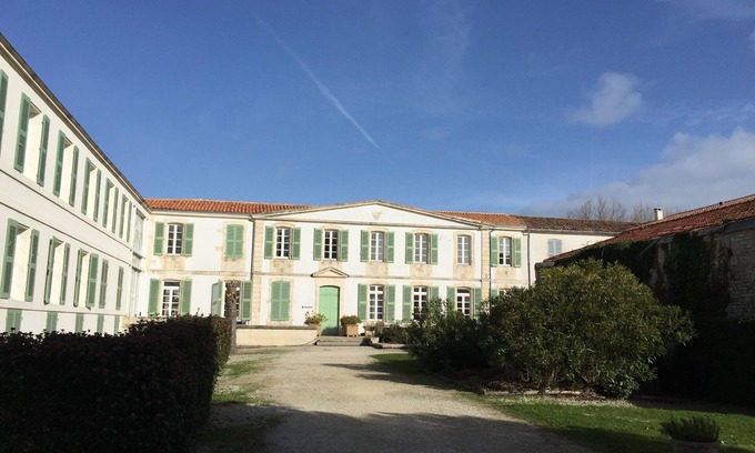 Saint-Martin-de-Re Apartment | 2 room apartment in residence standing with swimming pool