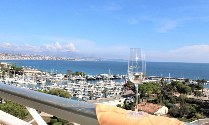 Villeneuve Loubet Beach Apartment | 2-Room Apartment, 4 sleeps with terrace and panoramic view