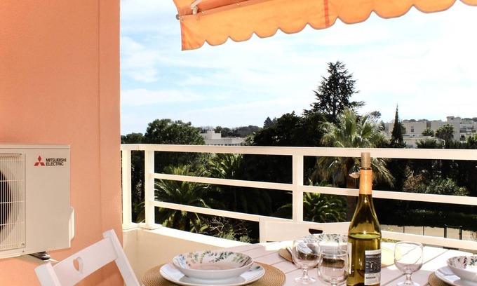 Villeneuve-Loubet Apartment | 2-room apartment with parking and air conditioning near the beach