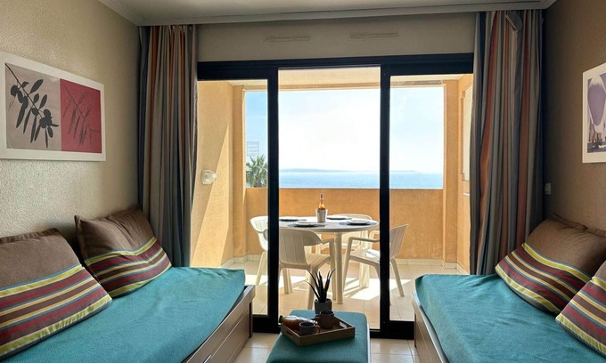 Cannes La Bocca Apartment | 2-room apartment with pool and parking in Cannes la Bocca
