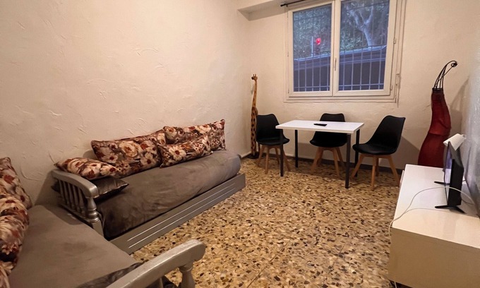 Ventabrun Apartment | 2-room apartment, 50 m2, 10-minute walk from the beach.