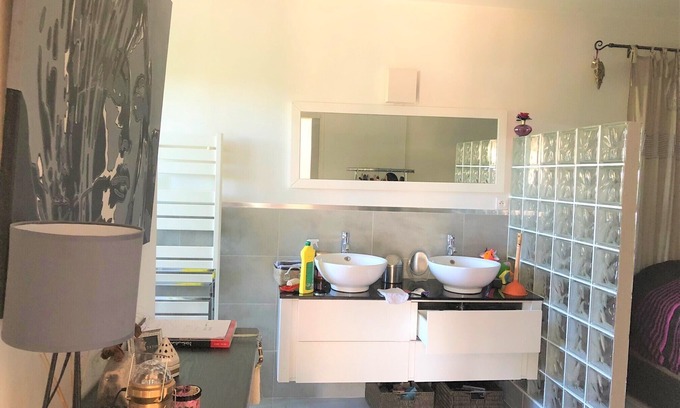 Mougins Apartment | 2 room apartment in a quiet area for 4 people, 4 kms from the sea and Cannes