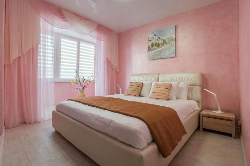 Dnipro Apartment | 2-room Apartment Lux near Centre Wi-Fi Free