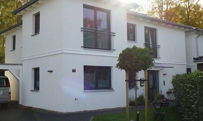 Pinneberg Apartment | 2-room apartment on the outskirts of Hamburg - wallbox - top equipment