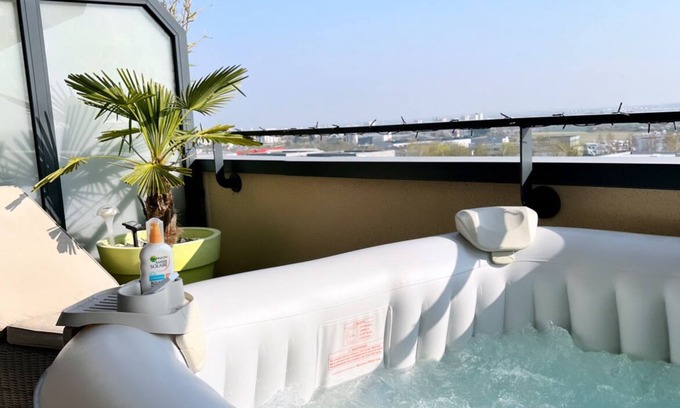 Carpiquet Apartment | 2 room apartment with spa