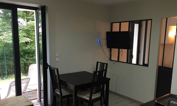 Jouy-en-Josas Apartment | 2 rooms, 26 m2, private garden
