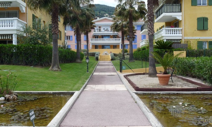 Mandelieu-La-Napoule Apartment | 2 rooms appartment in Mandelieu wit air conditionning and swimming pool