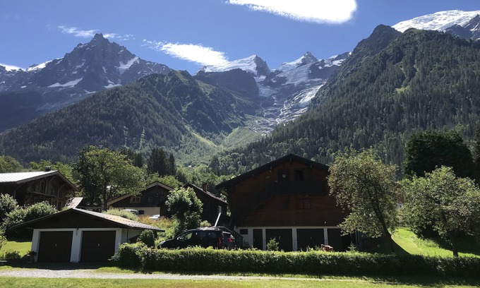 Les Houches Apartment | 2 Rooms Chamonix/Les Houches, superb view of the Mont-Blanc range