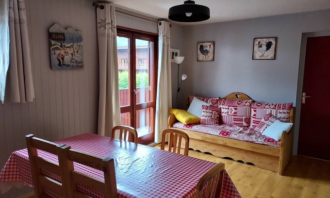 Valloire Apartment | 2 rooms Renovated cabin 6 beds West facing
