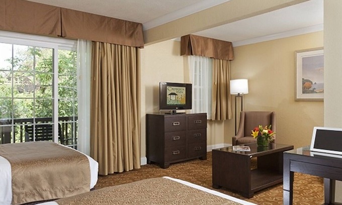 Barron Park House | 2 Spacious Room with Free Breakfast, Heated Pool & Parking Near Stanford