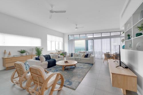 Palm Beach Apartment | 2-Storey 5BR Penthouse Palm Beach Luxury Stay