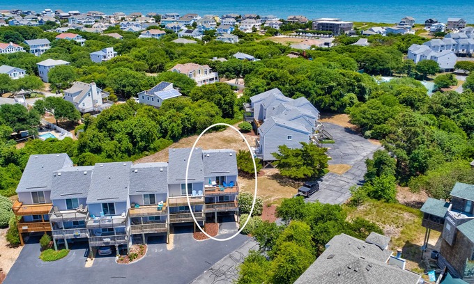 Duck Condo | 2-Story Condo near the Beach w/Outdoor Shower, Shared Pool & Tennis, Central AC