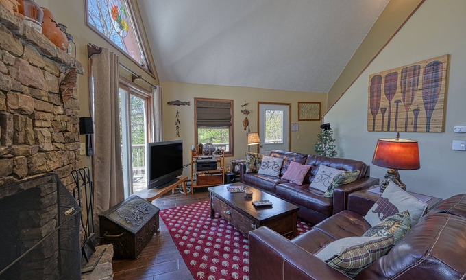 North Glade Hills House | 2-story home with private hot tub, firepit, deck, grill, wood stove, W/D, lawn