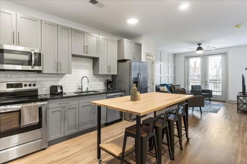 East Walnut HIlls Apartment | 2 Stylish apartments near shops and entertainment