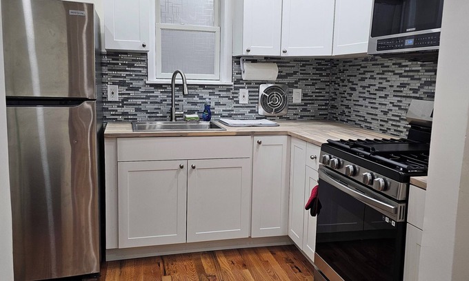 Wilkes-Barre House | 2 Suite 2 Be 1 bedroom