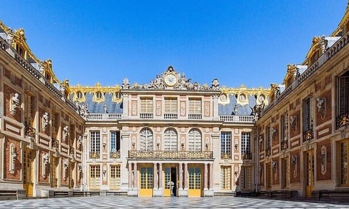 20th Arrondissement Apartment | 2 Suites Sharing a Kitchen In Gambetta Paris