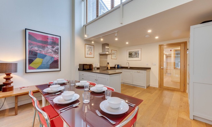Saxmundham House | 2 The Courtyard - Two Bedroom House, Sleeps 4