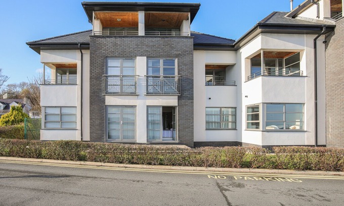 Pentraeth House | 2 The Quay, RED WHARF BAY