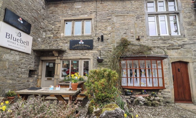 Grassington Cottage | 2 THE SQUARE, family friendly, with a garden in Grassington