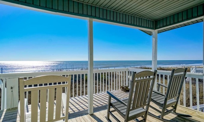 Long Beach House | 2 Tortugas West - Renovated Oceanfront Duplex by Pier w/King bed