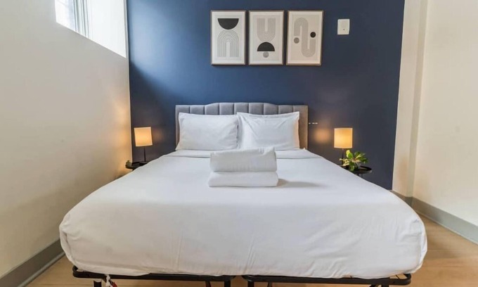 Downtown Louisville Apartment | 2- Unit Renovated Loft w/Free Parking | Lou Med!