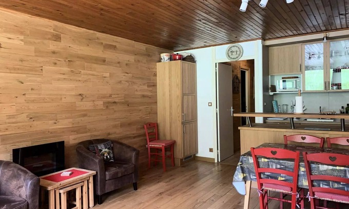 Pra Loup Apartment | 2 Zimmer 6 Personen mit Balkon und Blick auf die Pisten