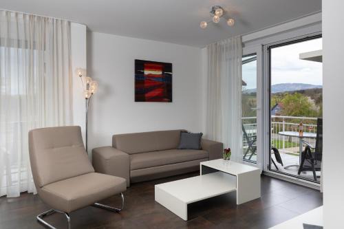 Hertingen Apartment | 2 Zimmer Ferienwohnung mit 2 Balkons in Südbaden Bad Bellingen Hertingen Golf, Bike und Weinprobe