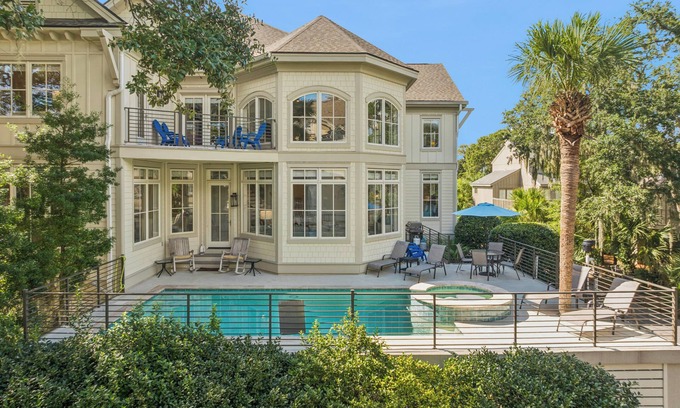 North Forest Beach House | 20 Knott's Way @ North Forest Beach | Luxury Retreat | Steps from the Beach | Loaded with Amenities