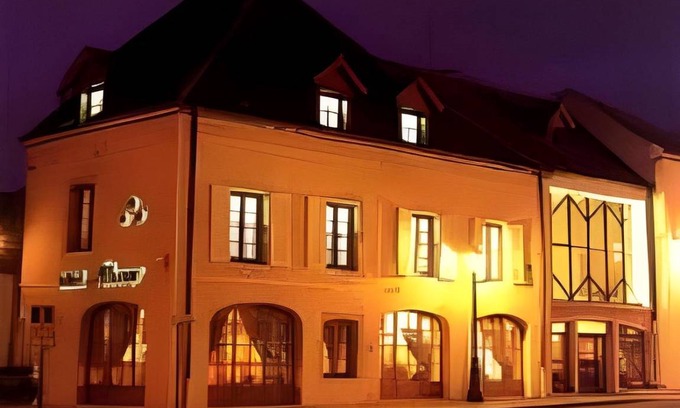 Beaune City Centre Hotel | 20 m² Hotel ∙ 6 guests