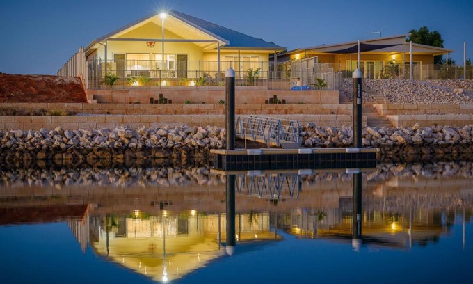 Exmouth House | 20 Madaffari Drive