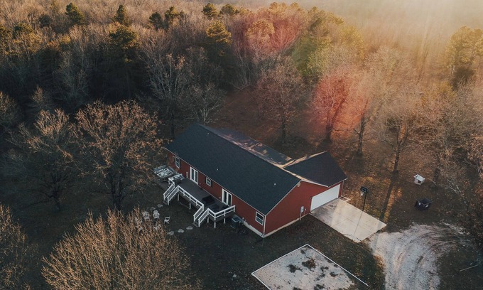 Harrison House | 20 mins to Ponca, 20 mins to Harrison, Sleeps 10 - HOT TUB!