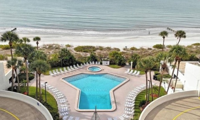 St. Petersburg - Clearwater Condo | 20% Off Nightly Rate ~ New Listing Promo! Beachfront condo with balcony