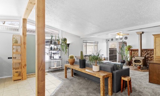 Cottonwood Heights House | 20% OFF SPRING RATES MTN View Home Cottonwood Cottage HotTub Grill WiFi Games