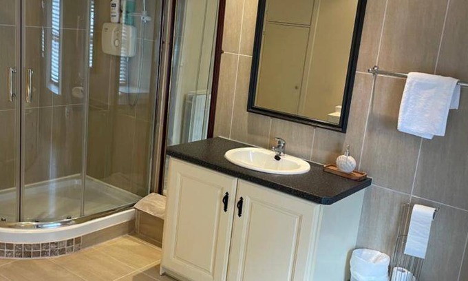 Kingscourt Apartment | 200 m² Apartment ∙ 4 bedrooms ∙ 6 guests