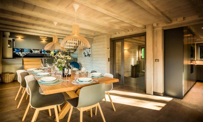 Montriond Ski Chalet | 200 m² Chalet ∙ 5 bedrooms ∙ 10 guests