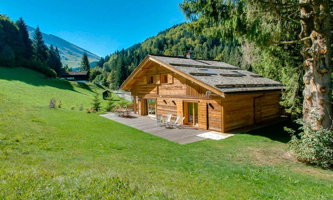 La Clusaz Ski Chalet | 200 m² Chalet ∙ 6 bedrooms ∙ 14 guests