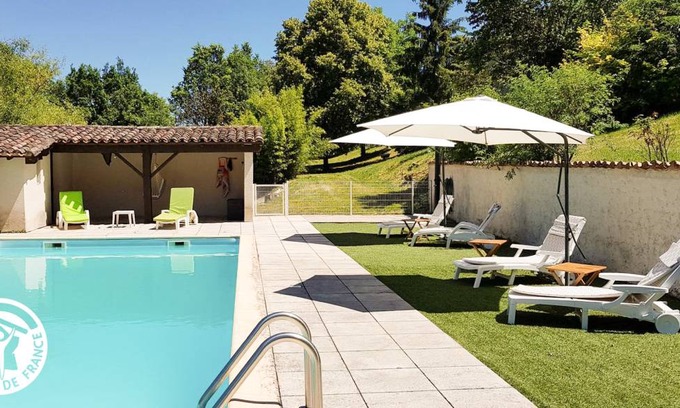 Pern House | 200 m² Gîte ∙ 4 bedrooms ∙ 7 guests