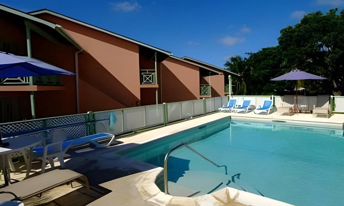Sunset Crest Hotel | 200 m² Hotel ∙ 3 bedrooms ∙ 127 guests