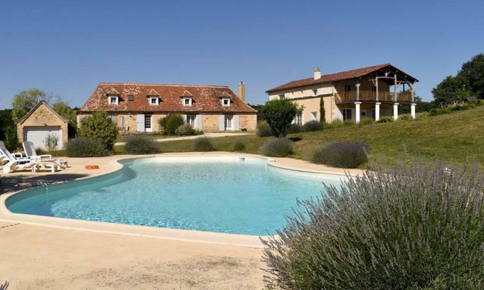Cause-de-Clerans House | 200 m² House ∙ 4 bedrooms ∙ 8 guests