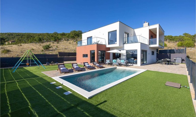 Krusvar House | 200 m² House ∙ 3 bedrooms ∙ 8 guests