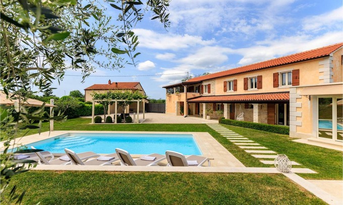 Beram House | 200 m² House ∙ 3 bedrooms ∙ 8 guests