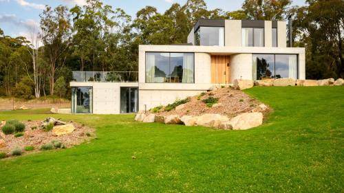 Hepburn House | 200 m² House ∙ 4 bedrooms ∙ 10 guests