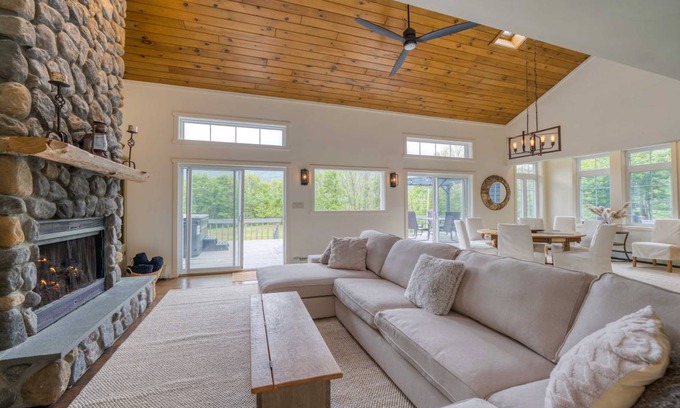 Windham House | 200 m² House ∙ 4 bedrooms ∙ 8 guests