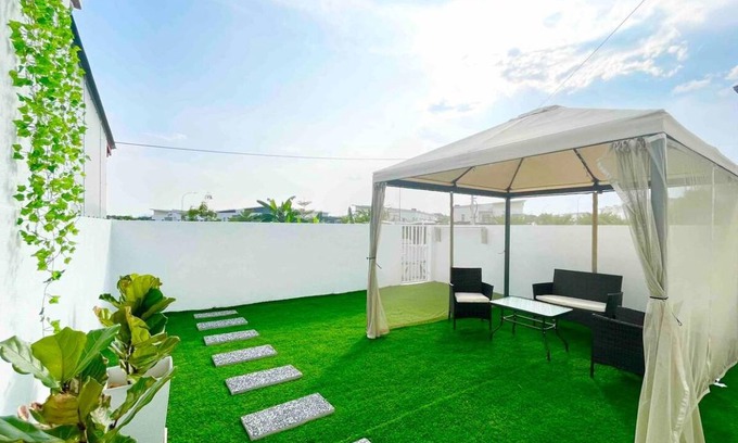 Bandar Sri Sendayan House | 200 m² House ∙ 4 bedrooms ∙ 15 guests