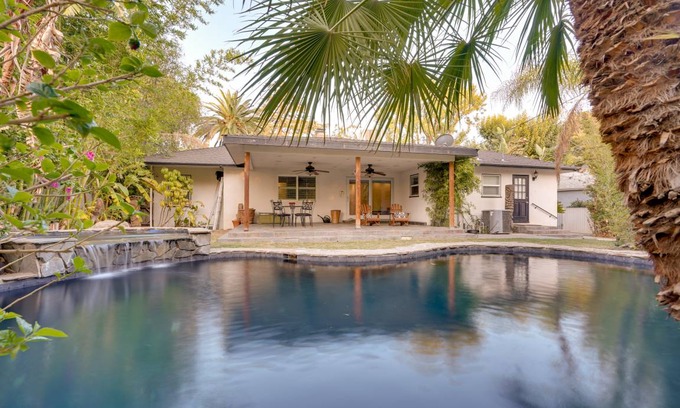 Bakersfield House | 200 m² House ∙ 3 bedrooms ∙ 6 guests
