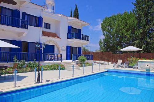 Prodromi Villa | 200 m² Villa ∙ 1 bedroom ∙ 9 guests